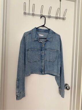 The softest Cropped Denim Jacket - Light Blue
